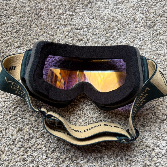 Volcom Goggles - Picture 4 of 4